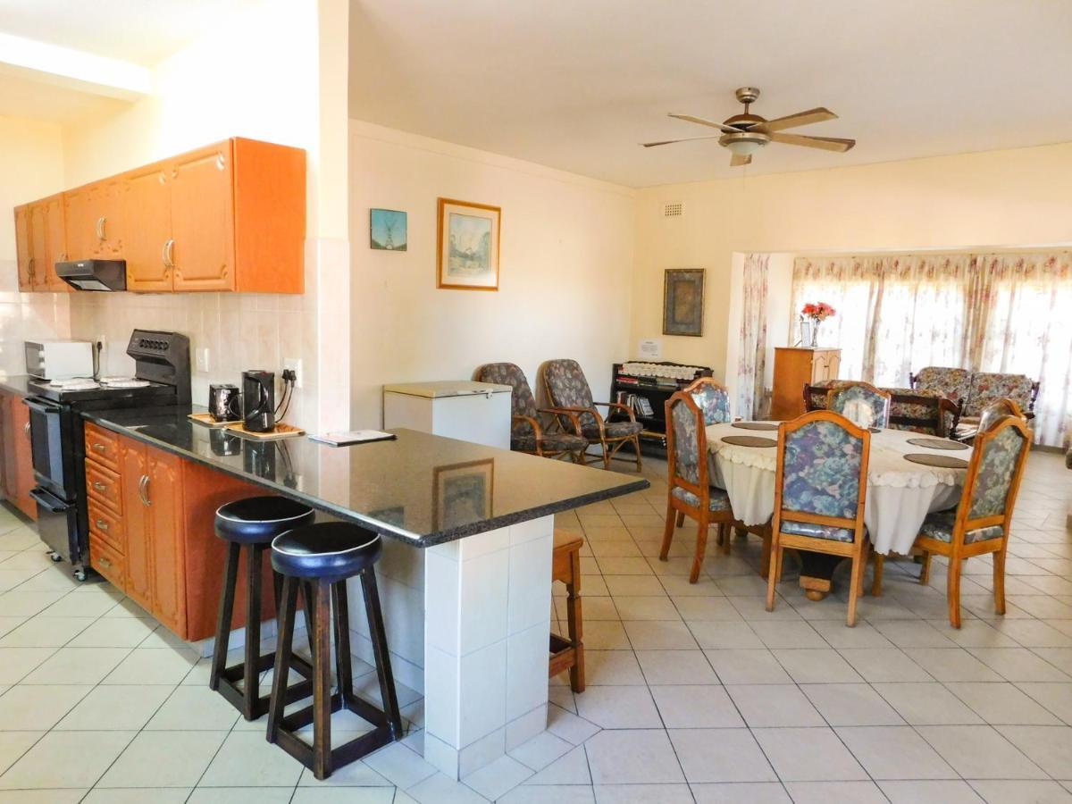 Mama Mia Cottages Oslo Beach Port Shepstone Ngoại thất bức ảnh